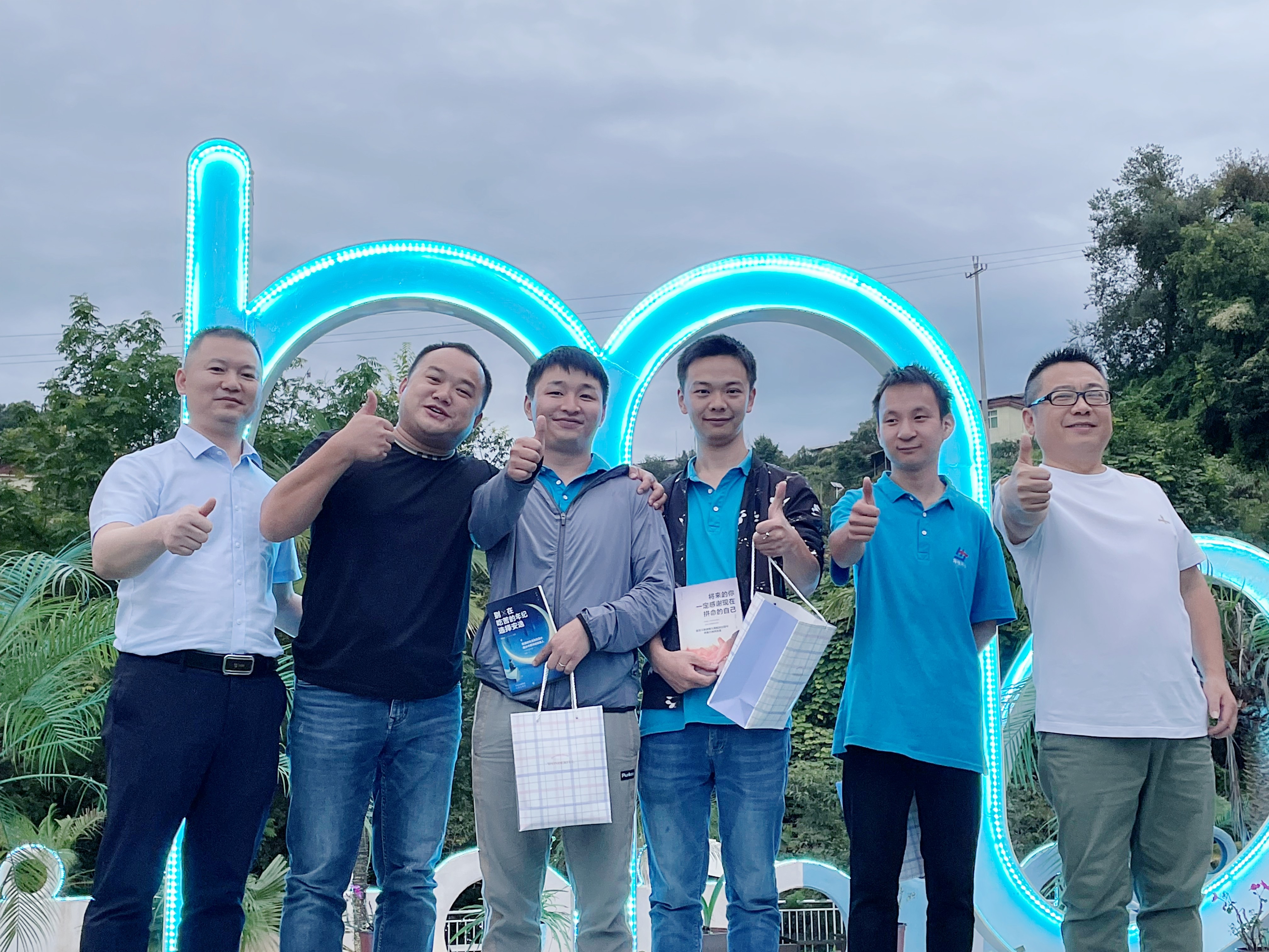 親情海佳人 | 詩情畫中秋 親情海佳人 | 詩情畫中秋